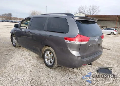 2011 Toyota Sienna Le V6 z USA, uszkodzony, nr VIN 5TDKK3DC4BS166742